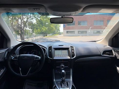 Used 2018 Ford Edge Titanium w/ Equipment Group 301A AWD/4WD image 25