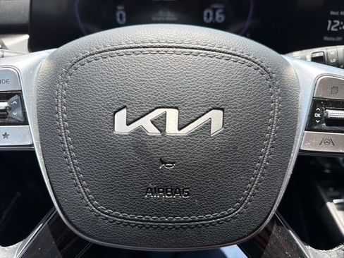 Used 2024 Kia Telluride S w/ S Sunroof Package FWD image 16