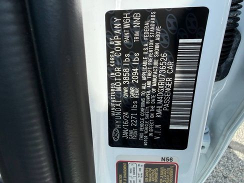 Certified 2024 Hyundai Elantra SEL FWD image 34