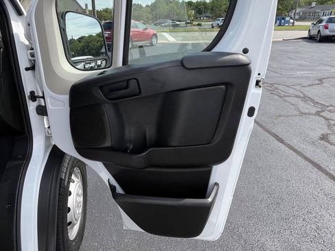 Used 2021 RAM ProMaster 2500 w/ Convenience Group FWD image 29