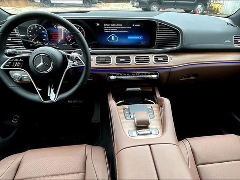 New 2026 Mercedes-Benz GLS 450 4MATIC image 8