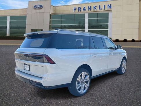 New 2025 Lincoln Navigator L Reserve image 7