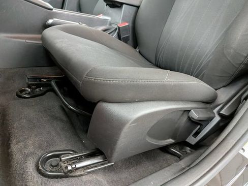 Used 2018 Ford Focus SE FWD image 12