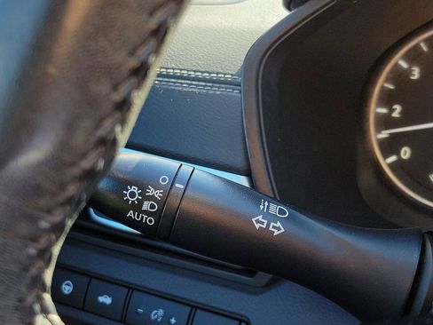 Used 2021 Nissan Altima 2.5 SV w/ SV Premium Package image 16