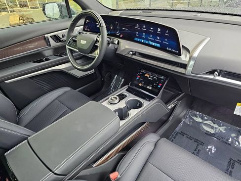 New 2027 Cadillac Vistiq Luxury AWD/4WD image 10