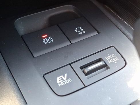 Used 2024 Toyota Venza Limited AWD/4WD image 23