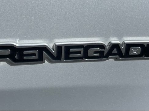 Used 2018 Jeep Renegade Sport w/ Power & Air Group image 10