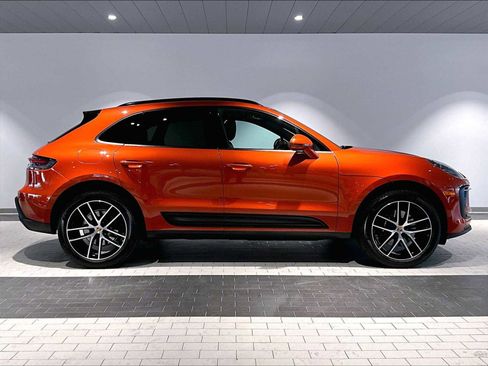 Used 2025 Porsche Macan image 11