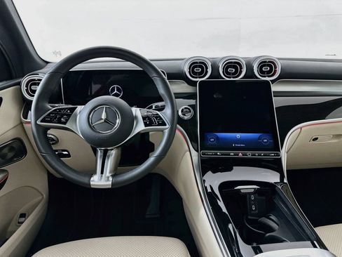 Used 2026 Mercedes-Benz GLC 300 image 25