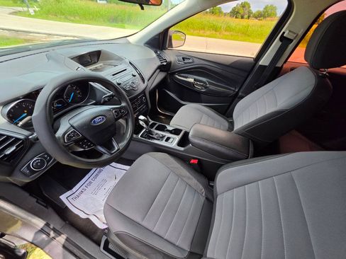Used 2017 Ford Escape S FWD image 3