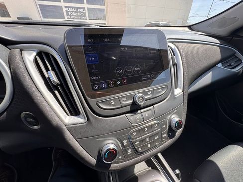 Used 2023 Chevrolet Malibu LT image 13