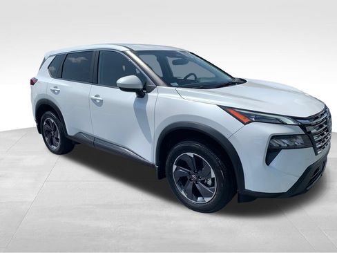 Used 2025 Nissan Rogue SV FWD image 8