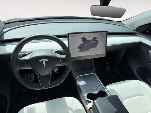 Used 2024 Tesla Model Y Performance AWD/4WD image 15