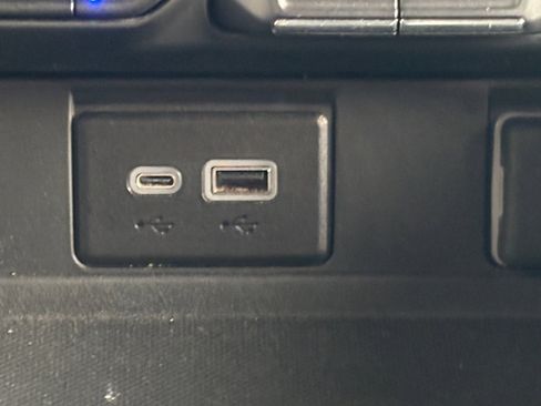 Used 2024 GMC Yukon AT4 w/ Technology Package image 6