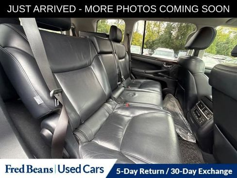 Used 2011 Lexus LX 570 4WD w/ Luxury Pkg image 12