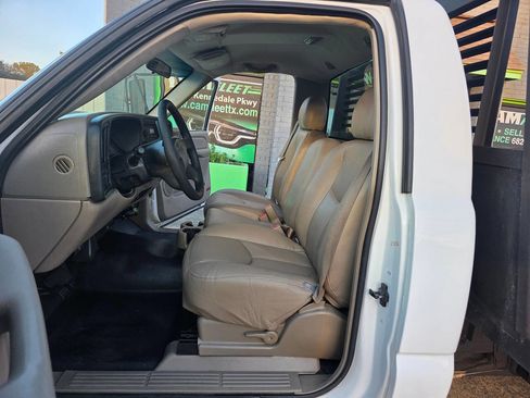 Used 2003 Chevrolet Silverado 3500 2WD Regular Cab image 16
