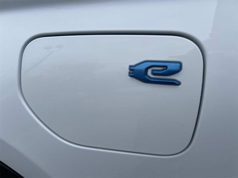 Used 2023 Jeep Grand Cherokee 4WD 4xe w/ Luxury Tech Group II image 9