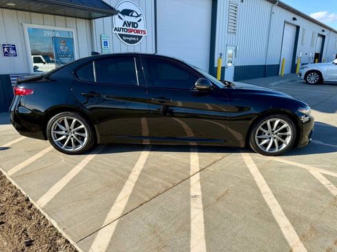 Used 2019 Alfa Romeo Giulia w/ Quick Order Package 22K Sport RWD image 9