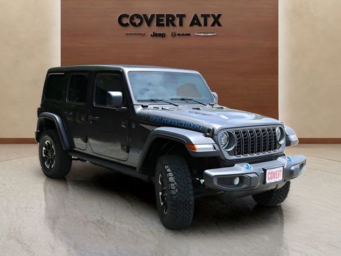 Used 2025 Jeep Wrangler Unlimited Rubicon 4xe w/ Safety Group AWD/4WD image 7
