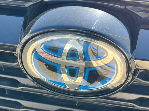 Used 2022 Toyota RAV4 LE AWD/4WD image 13