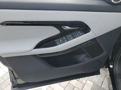 New 2026 Land Rover Range Rover Evoque Dynamic SE AWD/4WD image 23