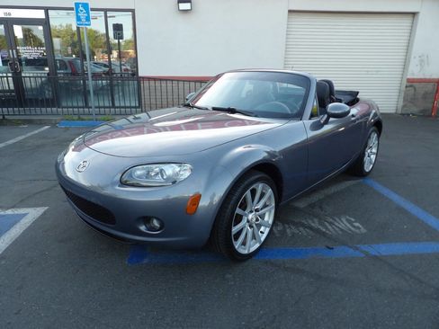 Used 2006 MAZDA MX-5 Miata Grand Touring w/ Premium Pkg image 13