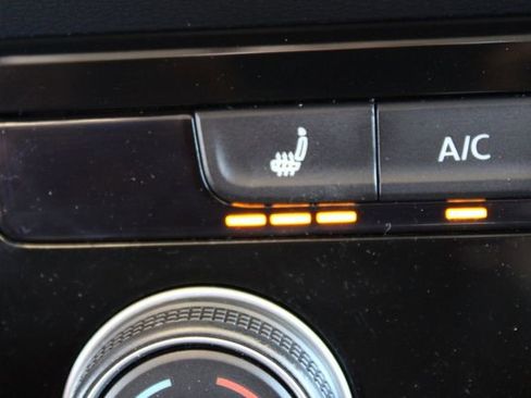 Used 2023 Volkswagen Taos SE image 21