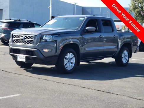 Used 2022 Nissan Frontier SV RWD image 2