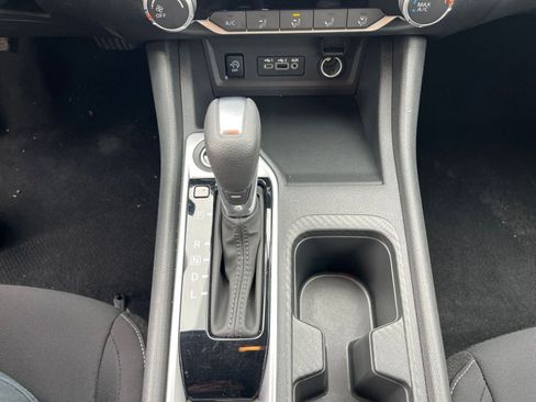 Used 2025 Nissan Sentra SV image 39