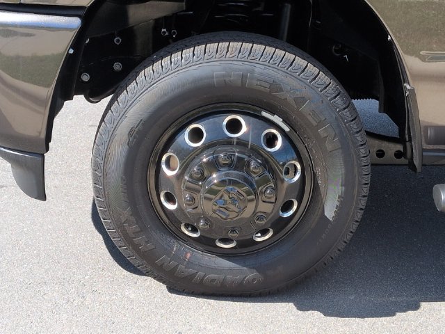 New 2026 RAM 3500 Big Horn AWD/4WD image 19