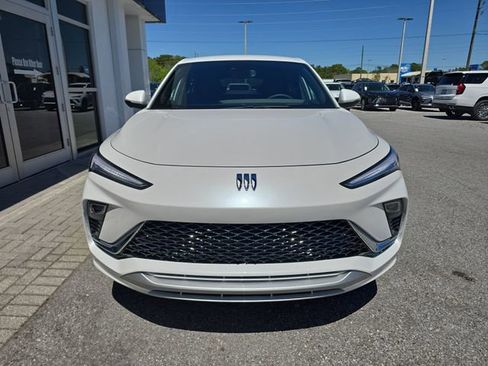 New 2026 Buick Envista Avenir image 2