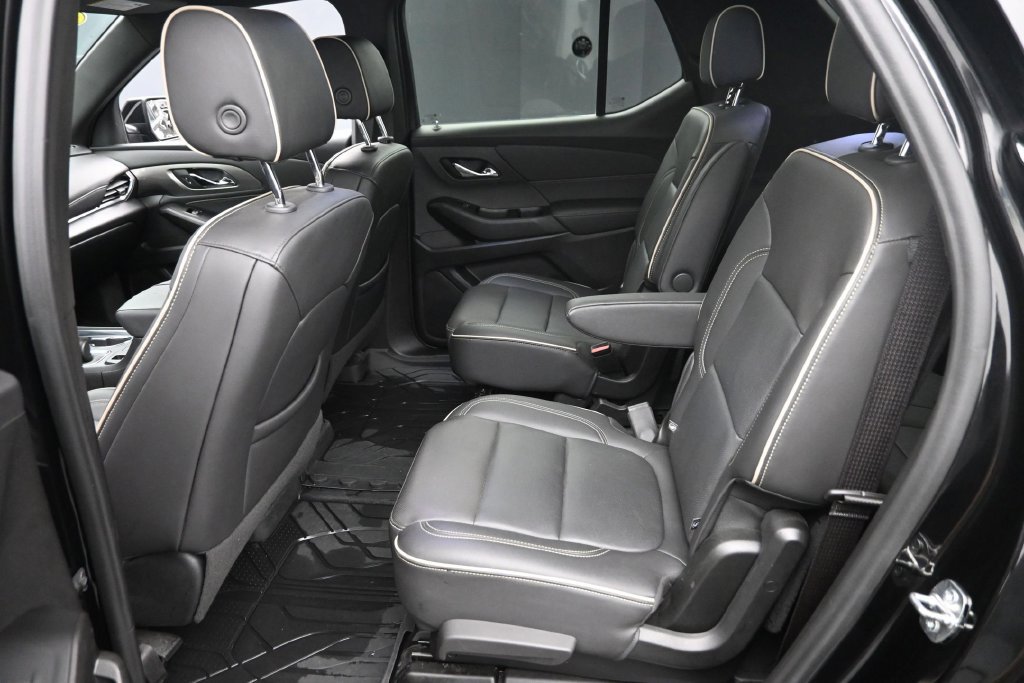 Used 2023 Chevrolet Traverse Premier AWD/4WD image 14