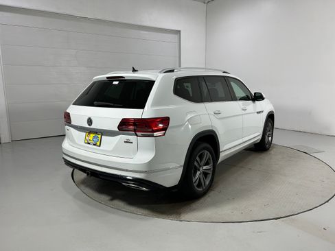 Used 2018 Volkswagen Atlas SEL w/ R-Line Package AWD/4WD image 38
