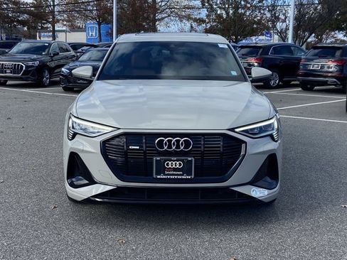 Used 2022 Audi e-tron Premium w/ Convenience Plus Package image 2