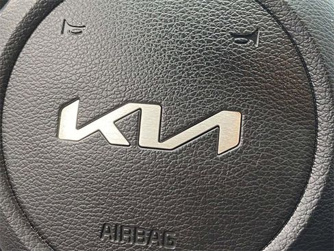 Used 2023 Kia Forte LXS w/ LXS Technology Package image 30