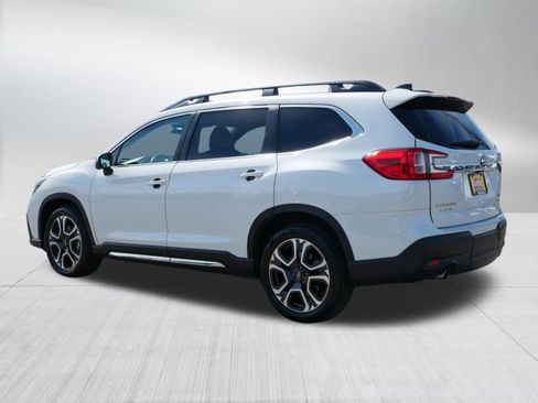 Used 2023 Subaru Ascent Limited w/ Technology Package AWD/4WD image 5