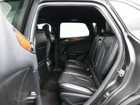 Used 2019 Lincoln MKC Select w/ Select Plus Package FWD image 11