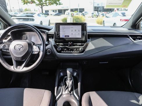 Used 2024 Toyota Corolla SE FWD image 2