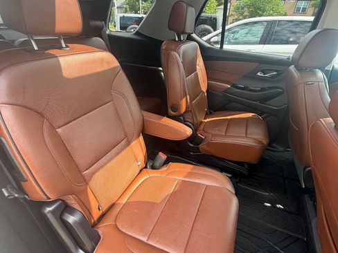 Used 2019 Chevrolet Traverse High Country w/ LPO, Floor Liner Package AWD/4WD image 38