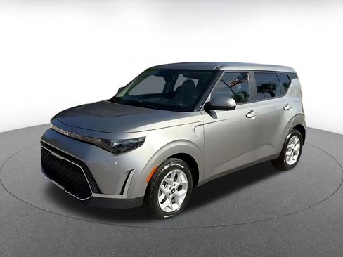 Used 2025 Kia Soul LX w/ Option Group 015 image 12