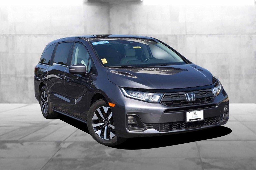 Certified 2026 Honda Odyssey EX-L image 2
