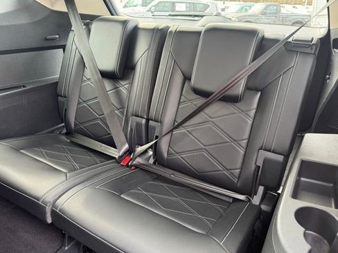 Used 2024 Volkswagen Atlas SE image 25
