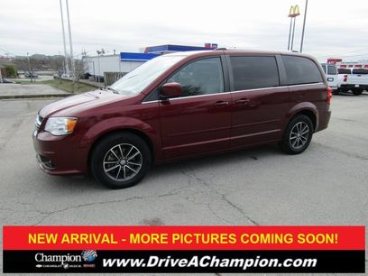 Used 2017 Dodge Grand Caravan SXT w/ Rear Park Assist Package
