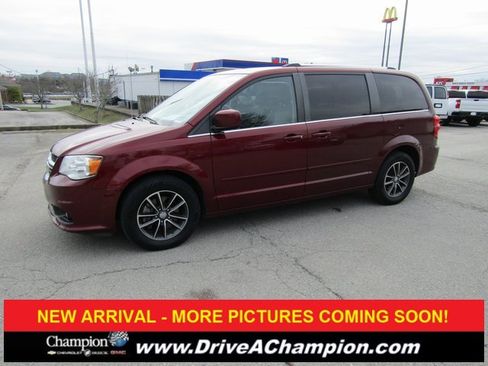 Used 2017 Dodge Grand Caravan SXT w/ Rear Park Assist Package image 1