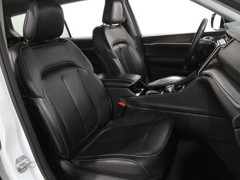 Used 2021 Jeep Grand Cherokee L Limited image 19