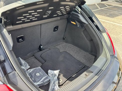 Used 2019 Volkswagen Beetle 2.0T S image 45