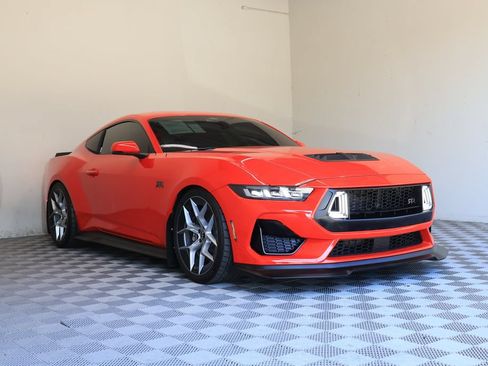 Used 2025 Ford Mustang GT Premium w/ GT Performance Package RWD image 6