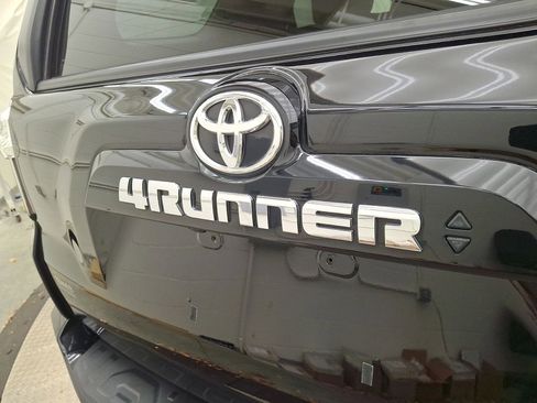 Certified 2022 Toyota 4Runner SR5 Premium image 24