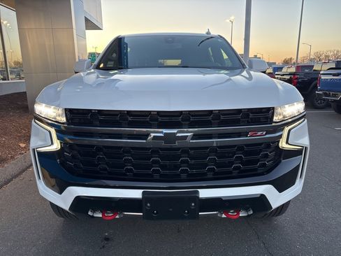 Used 2022 Chevrolet Suburban Z71 image 3
