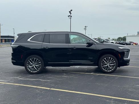 Used 2025 Buick Enclave Avenir w/ Super Cruise Package FWD image 3
